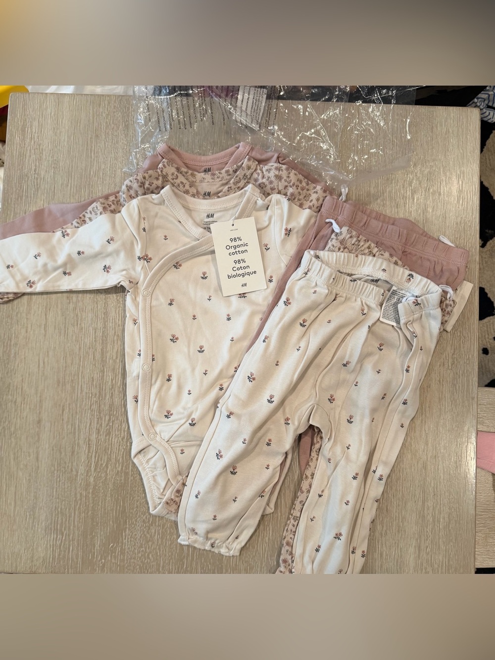 H&M 6-piece  Organic Cotton Onesie & Pants Set size 9 months NWT